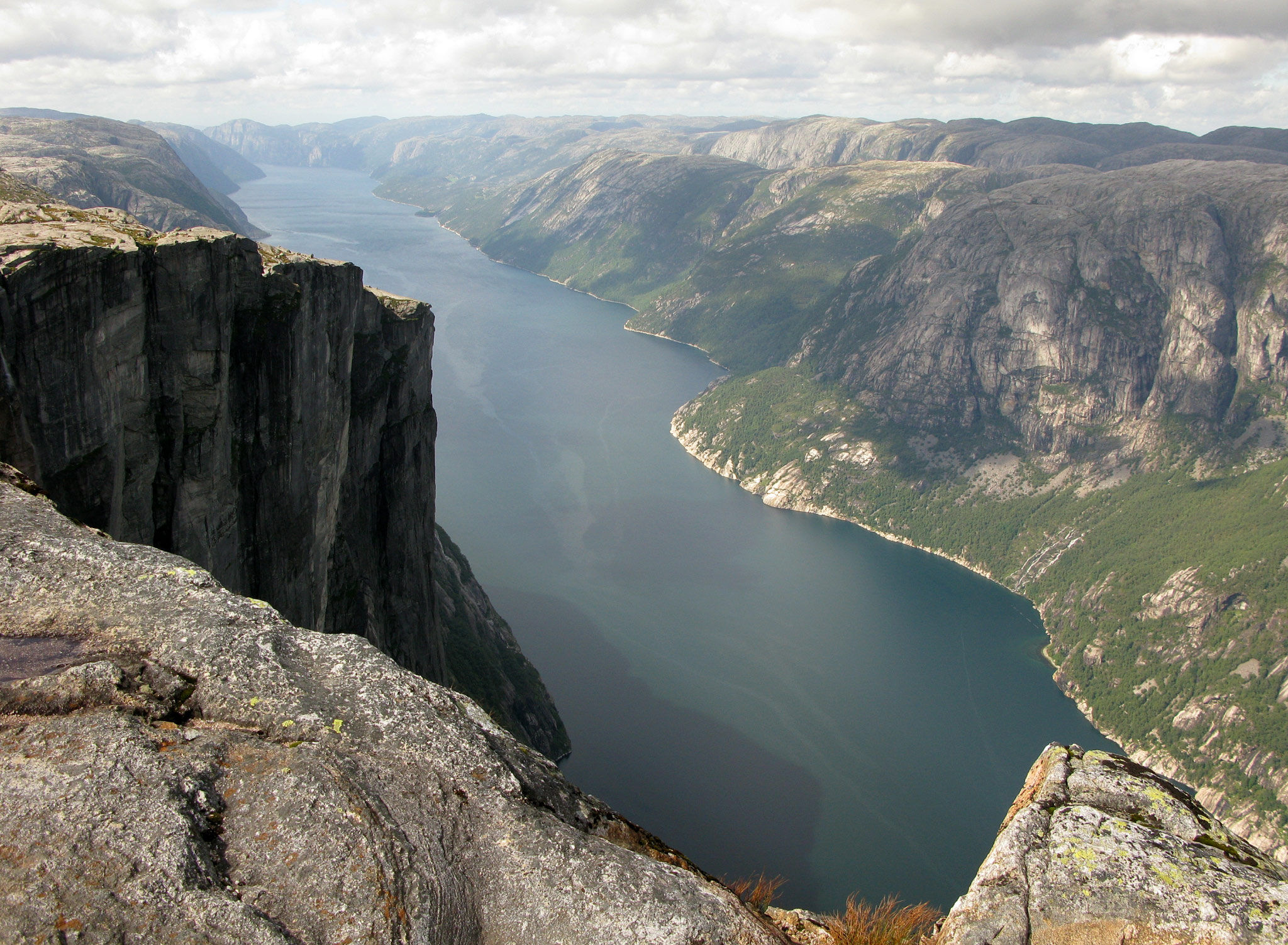 Kjerag, Lysebotn
